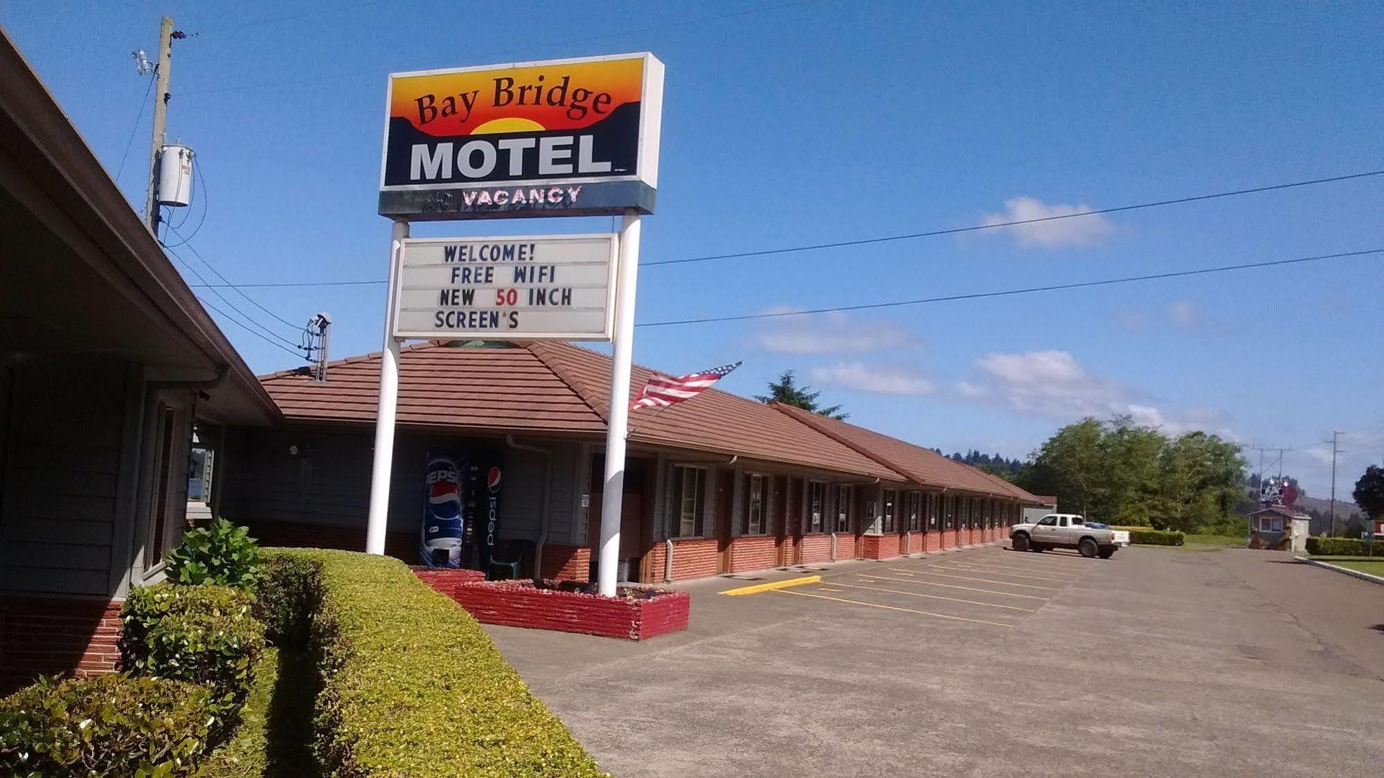 נורת' בנד Bay Bridge Motel מראה חיצוני תמונה